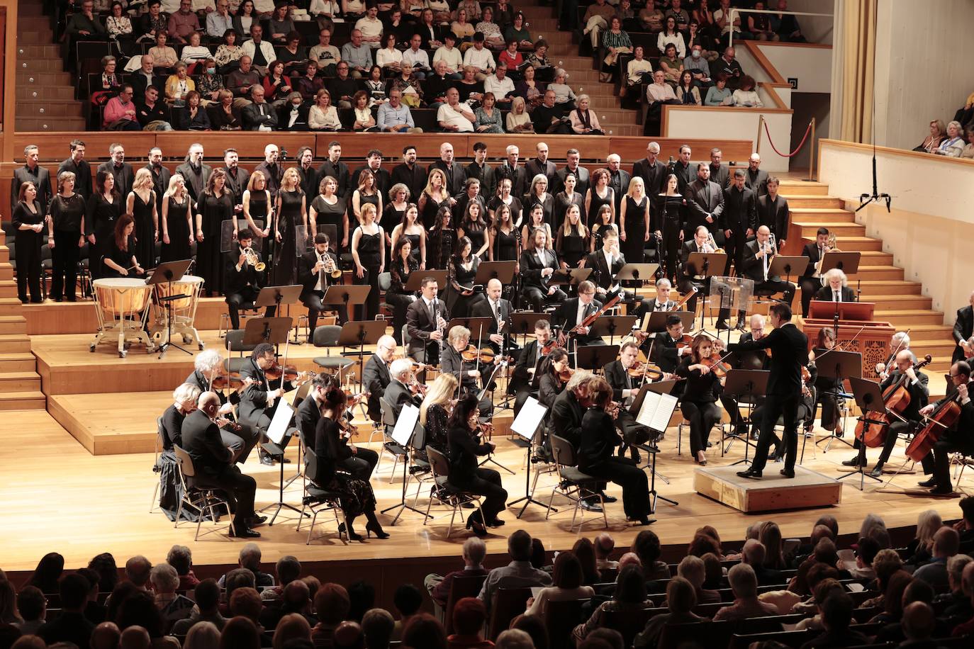 El Coro de la OCG celebra 20 años cantando