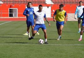Marcos Peña en un entrenamiento junto al primer equipo