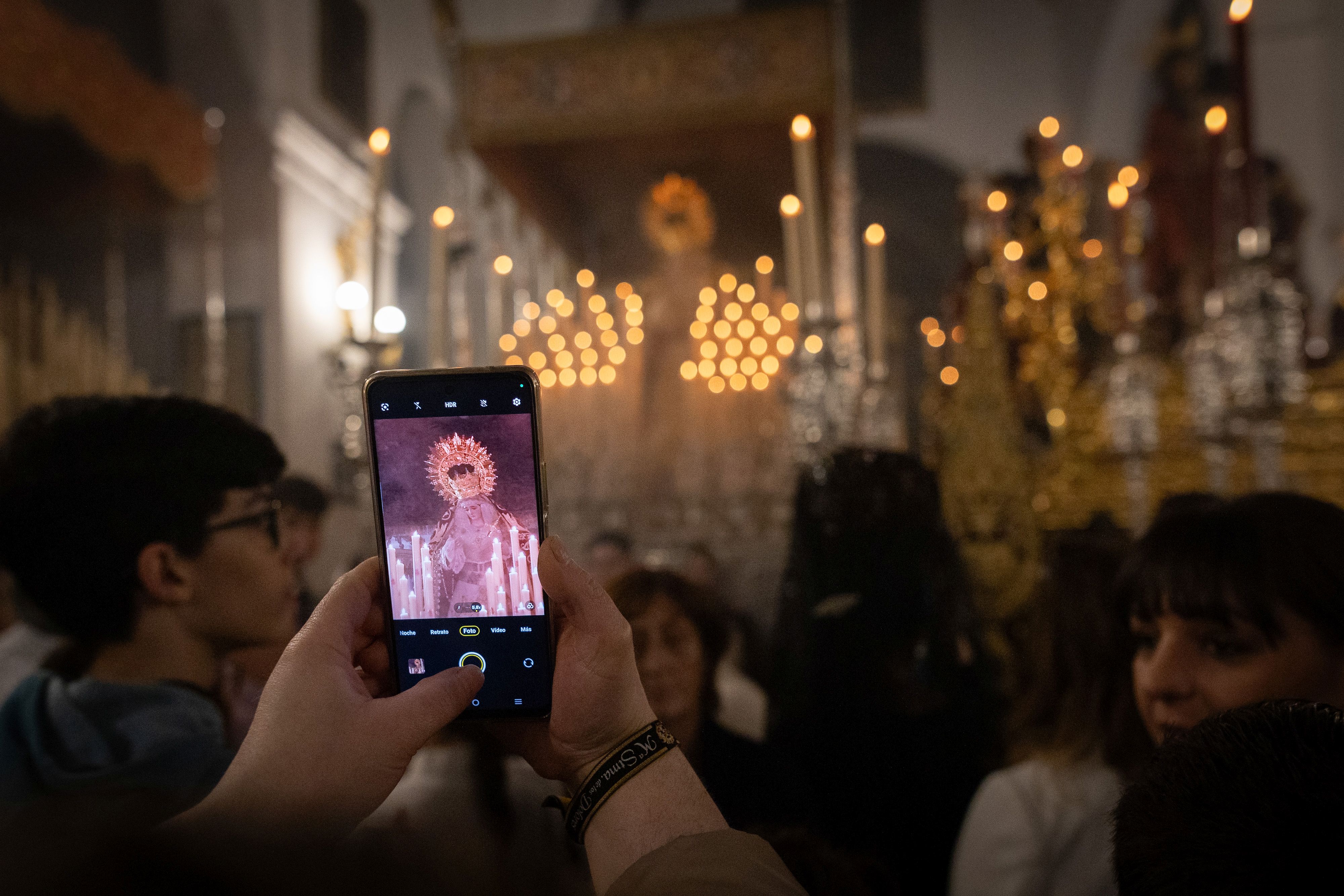 Las imágenes más íntimas y sorprendentes del Domingo de Ramos en Granada