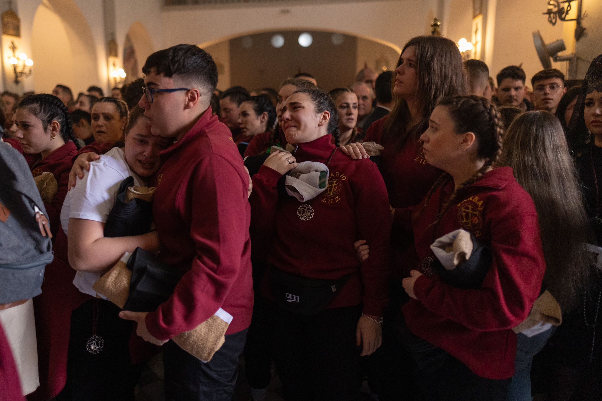 Las fotos de los momentos más íntimos y emotivos del Lunes Santo en Granada