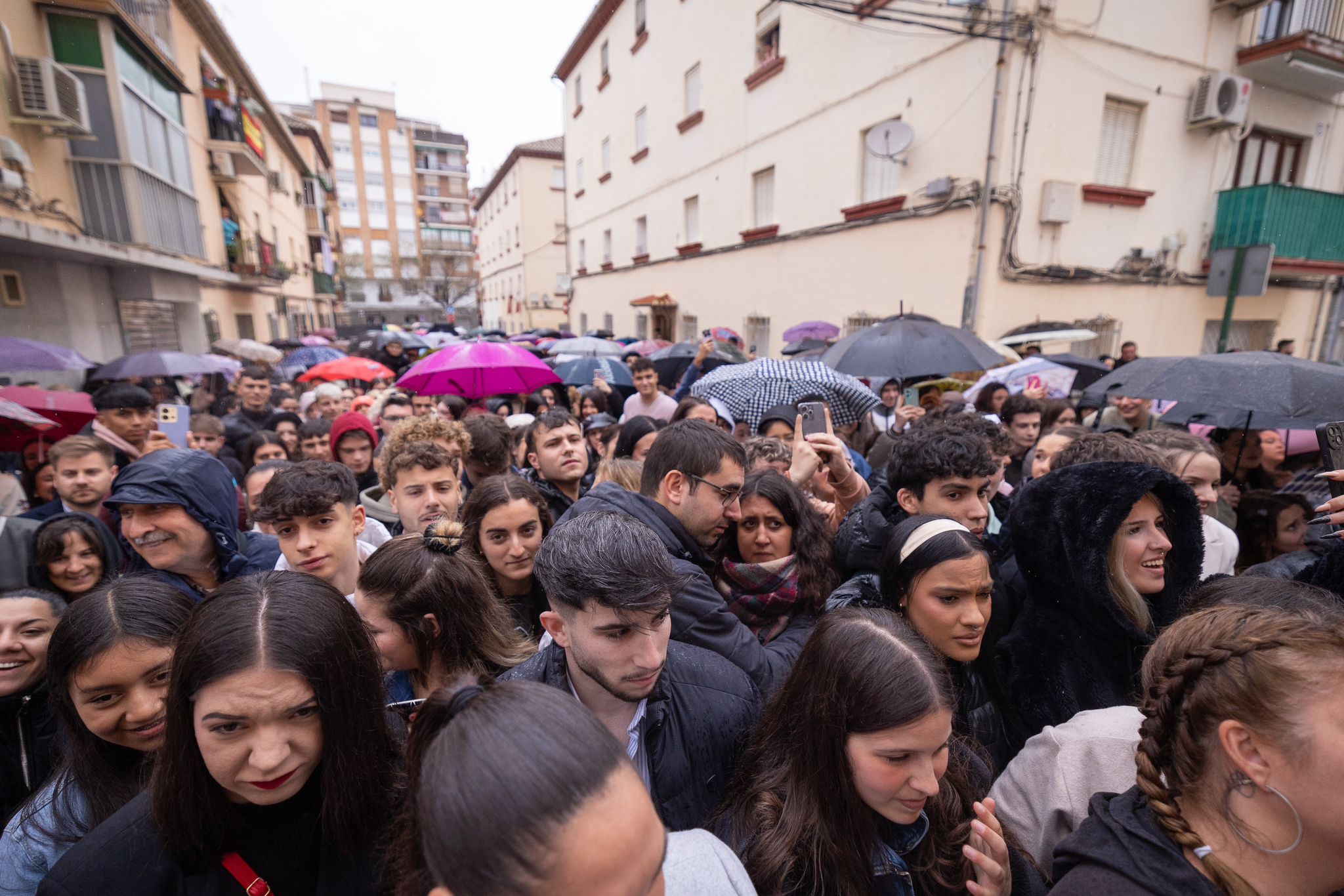 Las fotos de los momentos más íntimos y emotivos del Lunes Santo en Granada