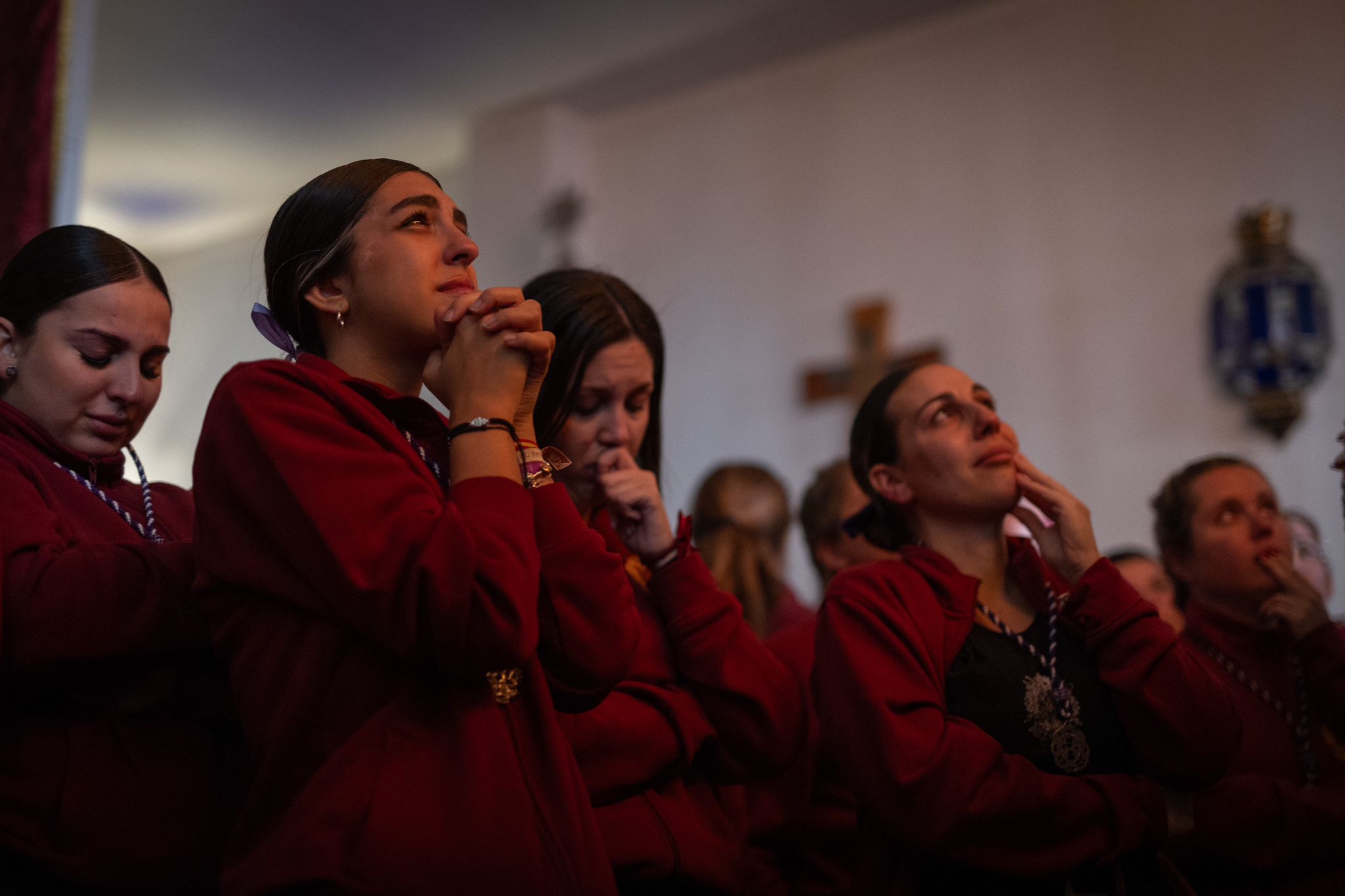 Las fotos de un Martes Santo huérfano en Granada con emoción y lágrimas