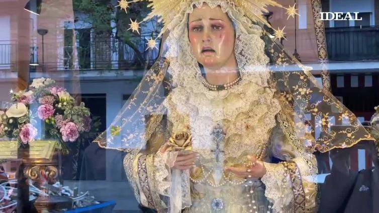 La virgen sevillana del escaparate de la carnicería 'La Tita' de Granada