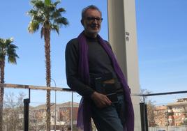El escritor madrileño Eloy Tizón, durante su visita a Granada.