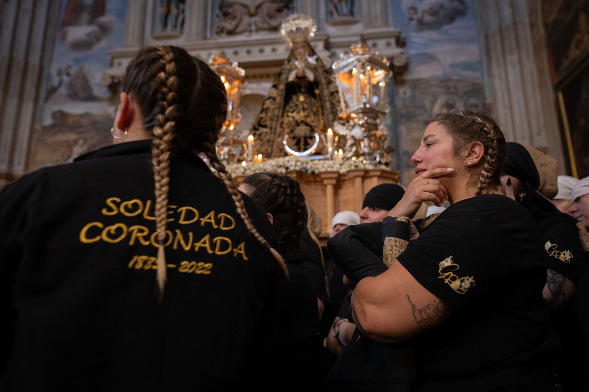 Las imágenes de un Viernes Santo de emoción en Granada