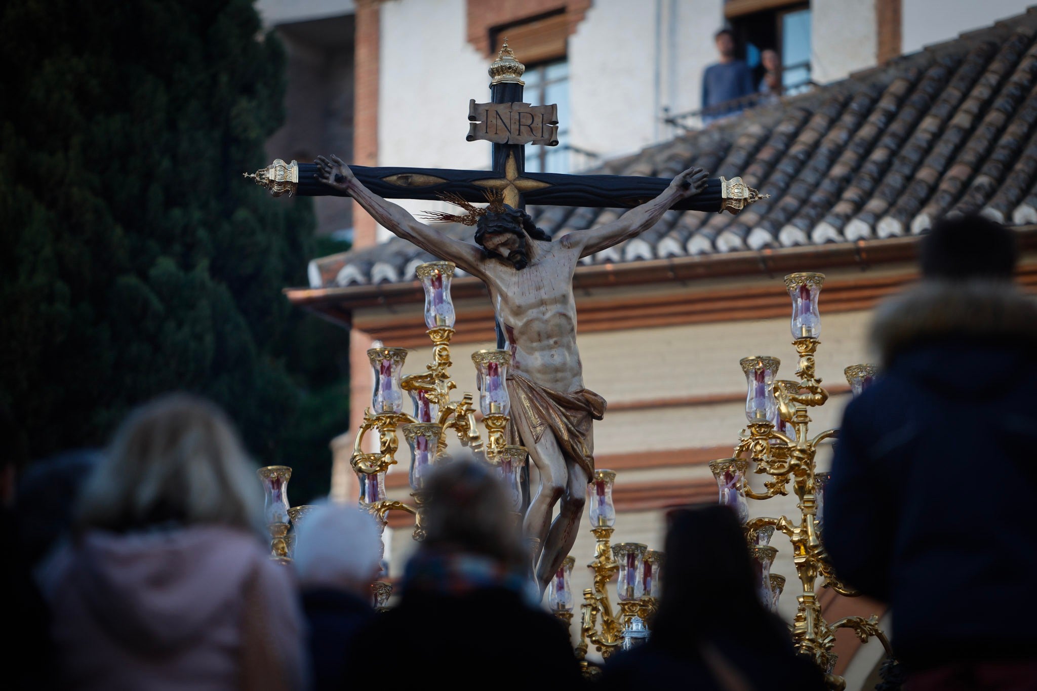 Las imágenes de un Viernes Santo de emoción en Granada