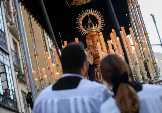 Virgen de la Soledad, enfilando el barrio de San Ildefonso, en una imagen de archivo.