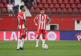 Las caras de Jonathan Viera y Lucas Robertone reflejan el duro golpe y sólo iban diez minutos.