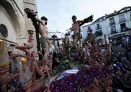 El grupo escultórico del Calvario, a su salida del templo de San Juan.