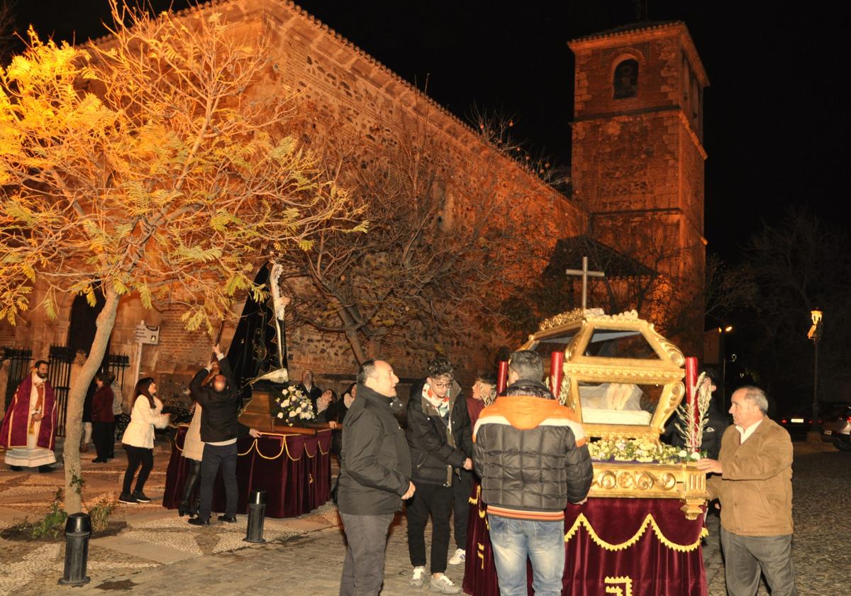 La lluvia da una tregua a los pasos de Semana Santa en Melegís