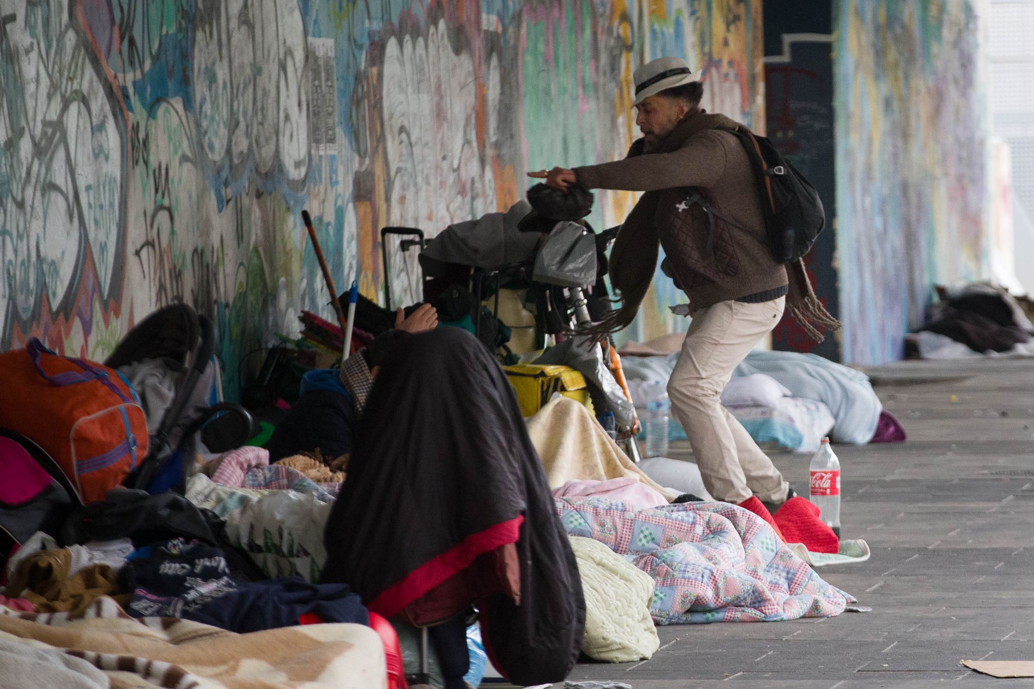 Las imágenes del desalojo de personas sin hogar en la zona de Arabial