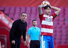 Germán Crespo y Raúl Castro, en un partido anterior.