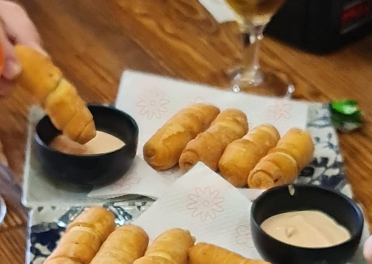 Imagen secundaria 1 - Aluvión de clientes en un bar de Granada que promete su «cubalibre de verdad»