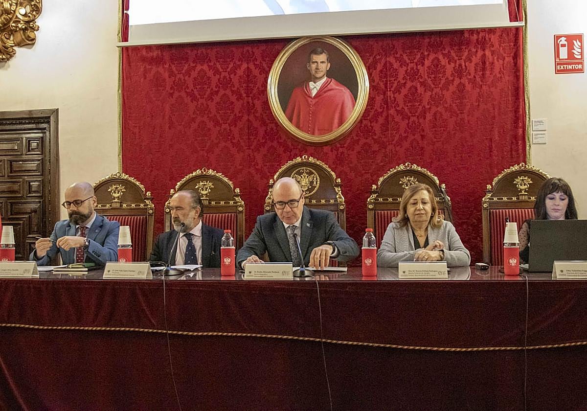 Jueces y profesores claman en Granada por la independencia y la imparcialidad de la justicia