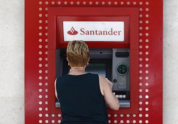 El cambio que anincia el banco Santander en sus cajeros