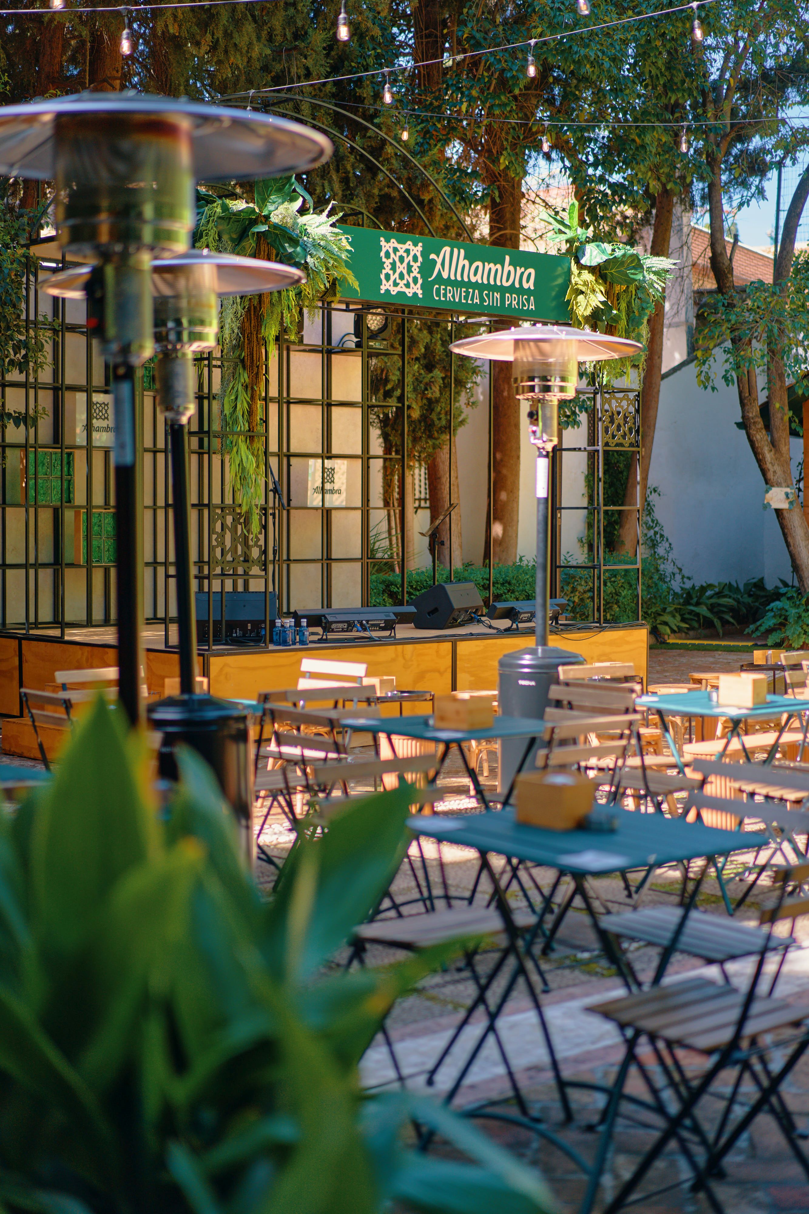 Así es Jardín Alhambra, el bar escondido en un palacete de Granada