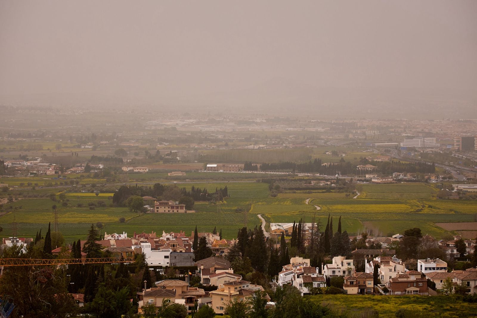 Las imágenes de la calima invadiendo Granada