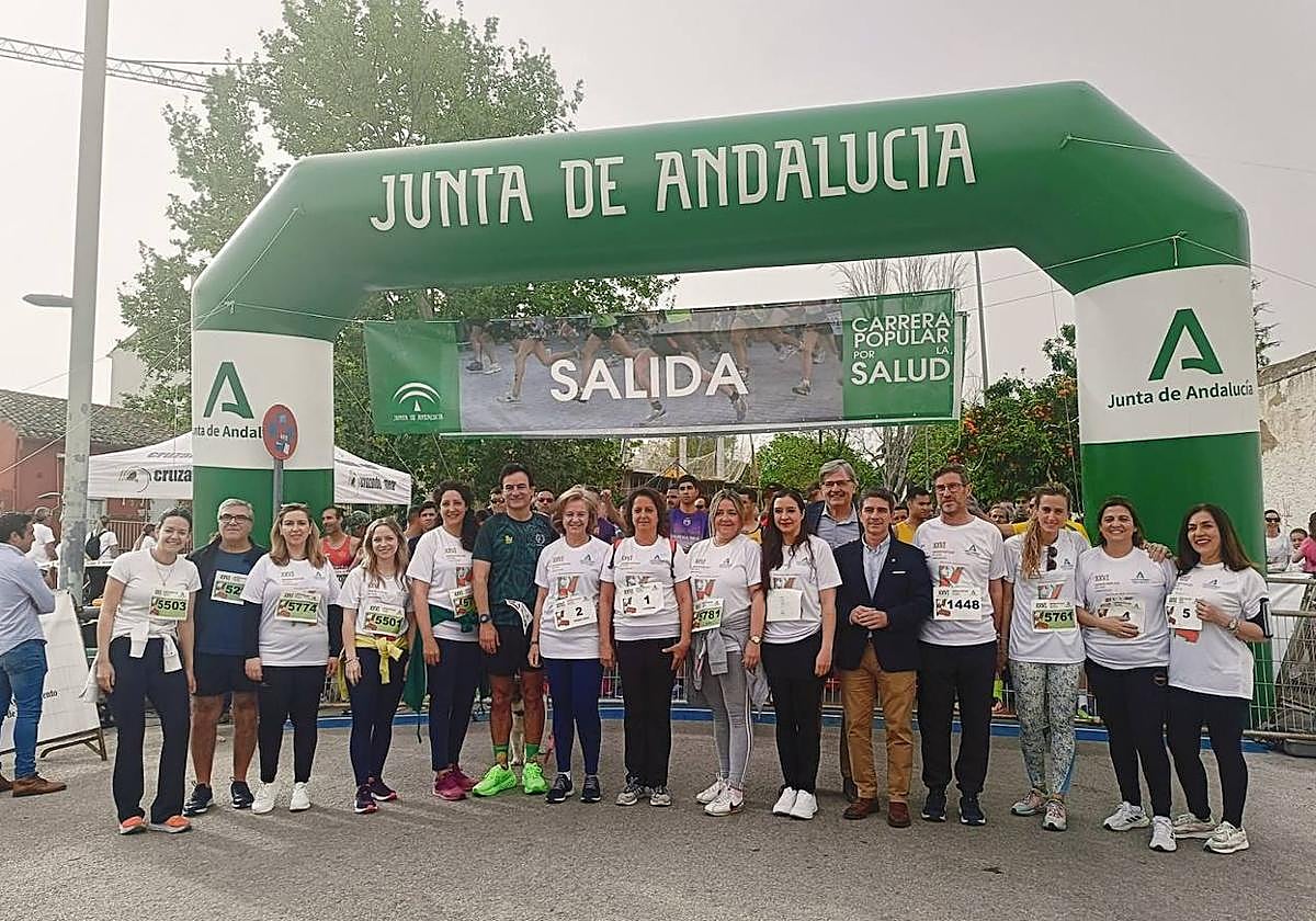 Autoridades participantes en la Carrera de la Salud.