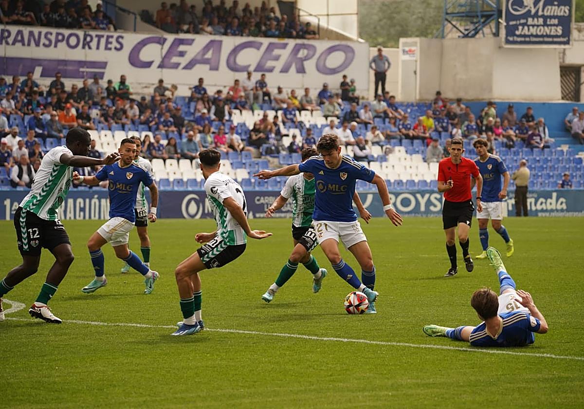 El Linares se hace el harakiri (0-1)