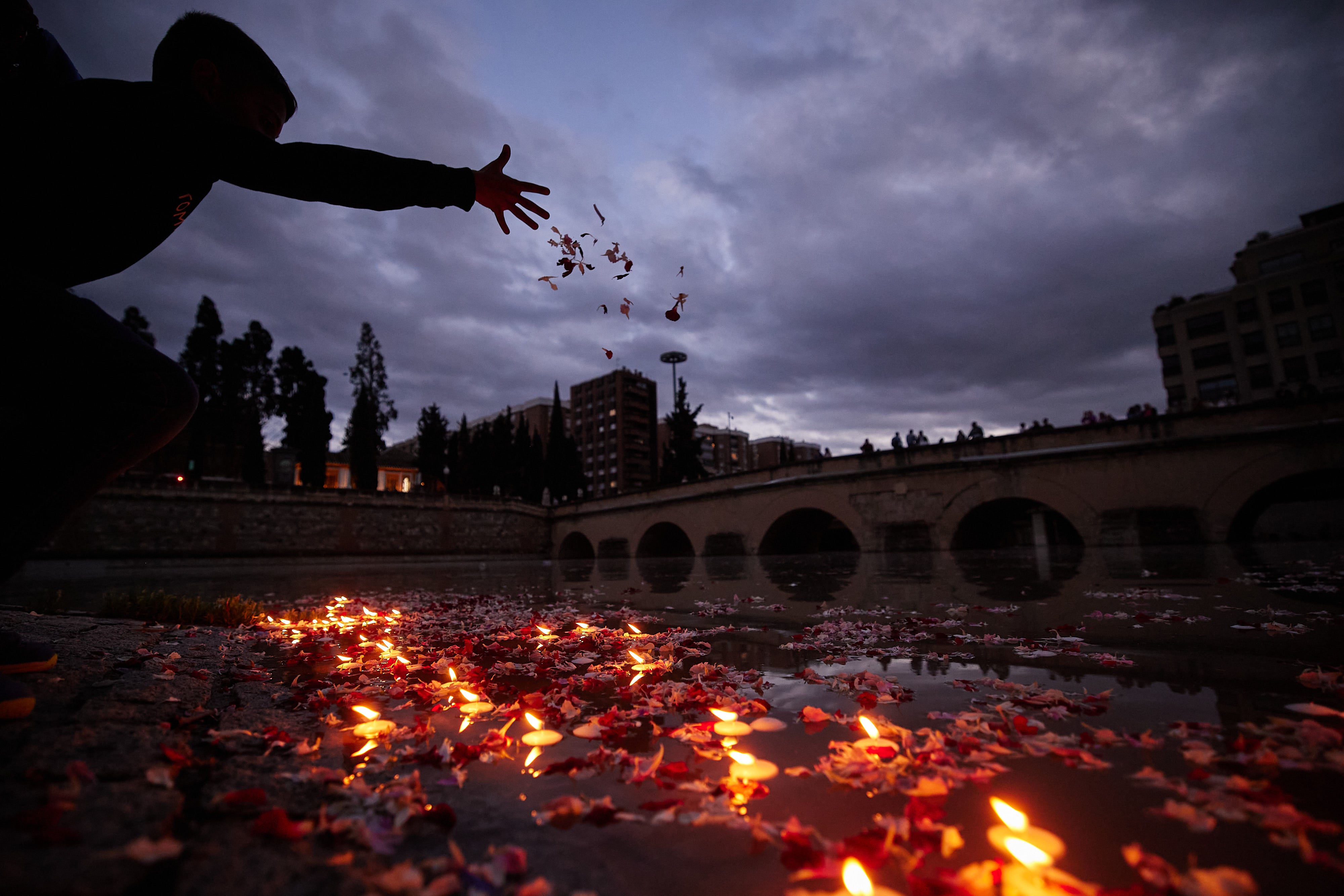 Las imágenes de la celebración del Día del Pueblo Gitano en Granada