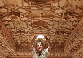 Paco Luis Martos y la carpintería de los techos.