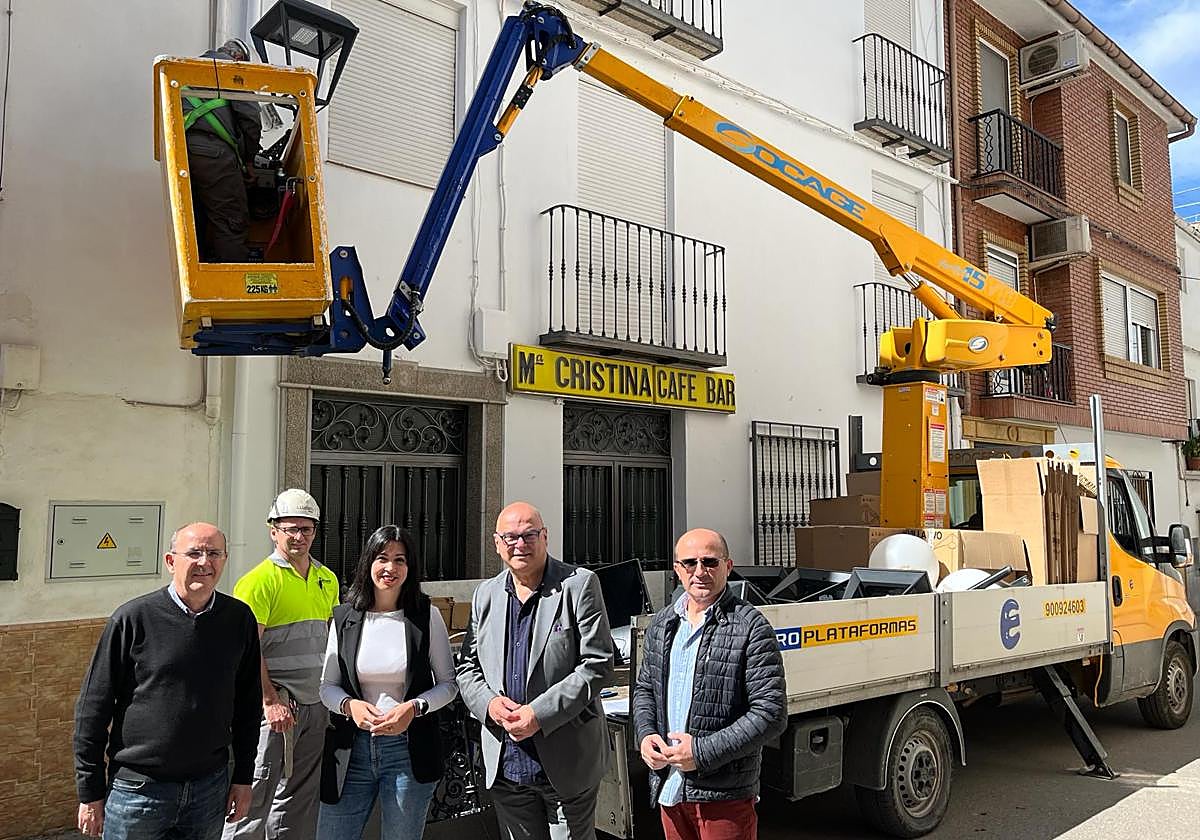 Valdepeñas de Jaén mejora su alumbrado público para ser más eficiente y ecológico