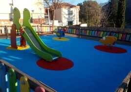 Uno de los parques infantils remodelados recientemente en Granada.