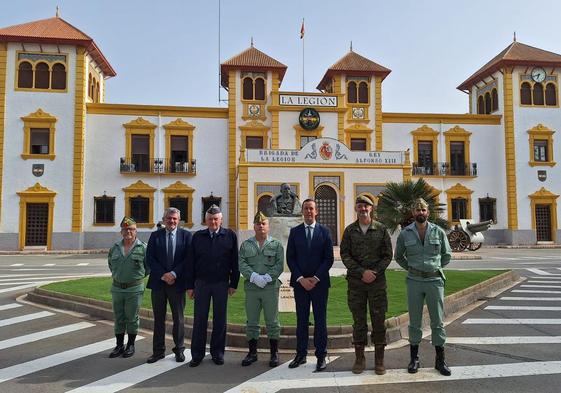 Martín elogia el trabajo solidario de la Legión en campañas como la de covid