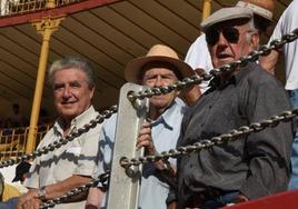 Fernando Díaz, en el centro, entre Rafael Morales y Antonio Molina.