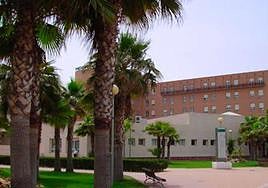 Cinco personas heridas al colisionar tres vehículos en El Ejido