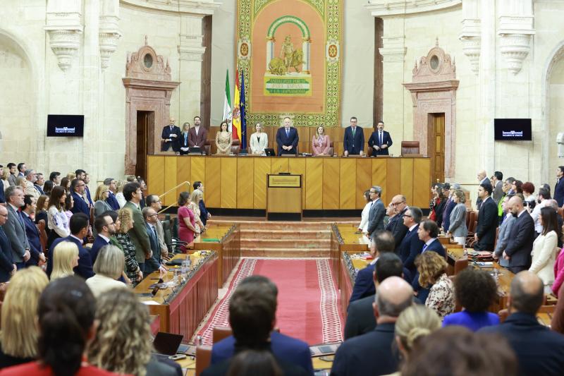 El Parlamento guardó un minuto de silencio por la muerte de la nieta de Blas Infante.