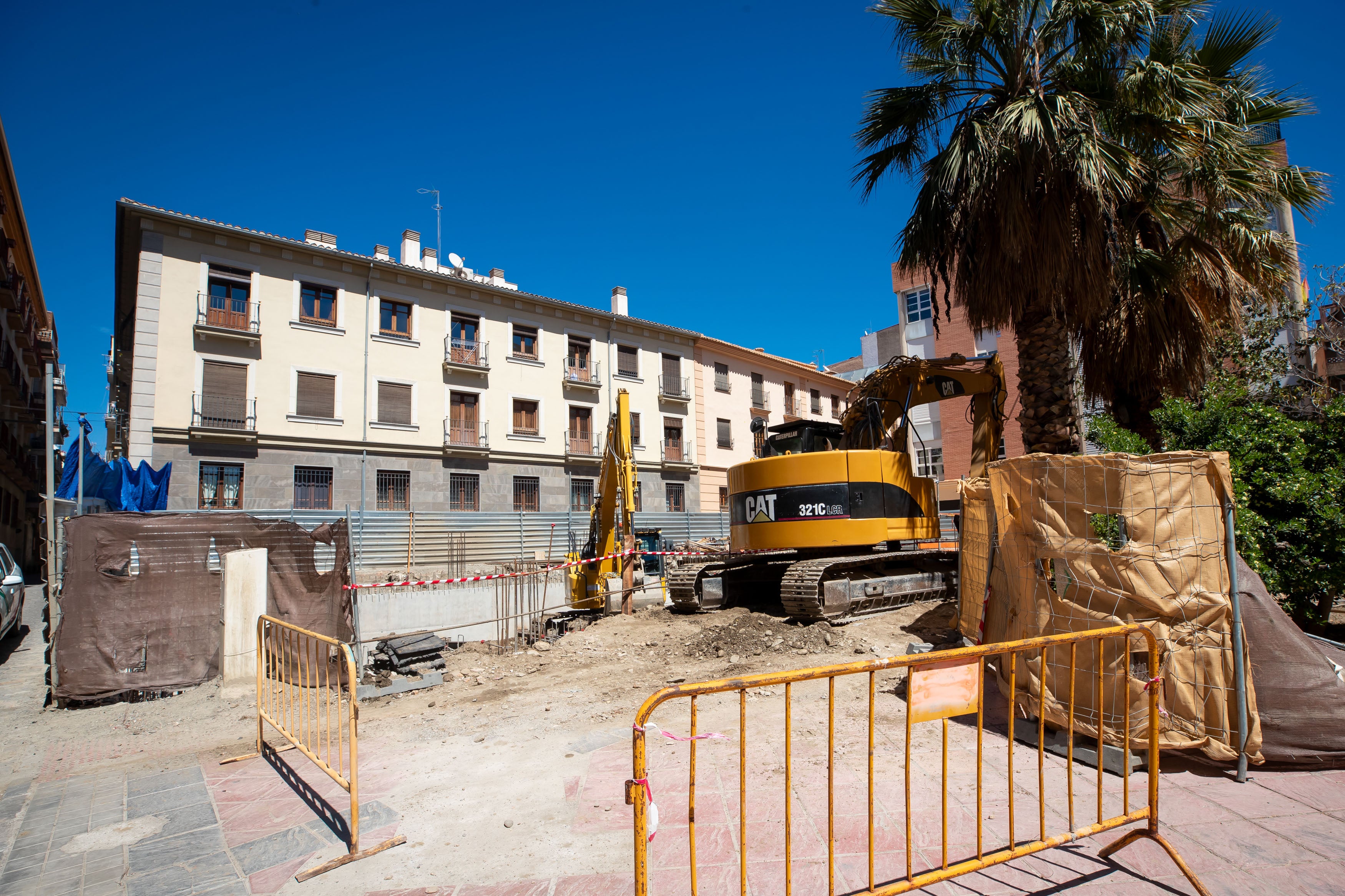 Inicio de las obras del edificio de la plaza General Emilio Herrera.