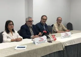 Rueda de prensa de la Mesa en Defensa del Ferrocarril de Almería.