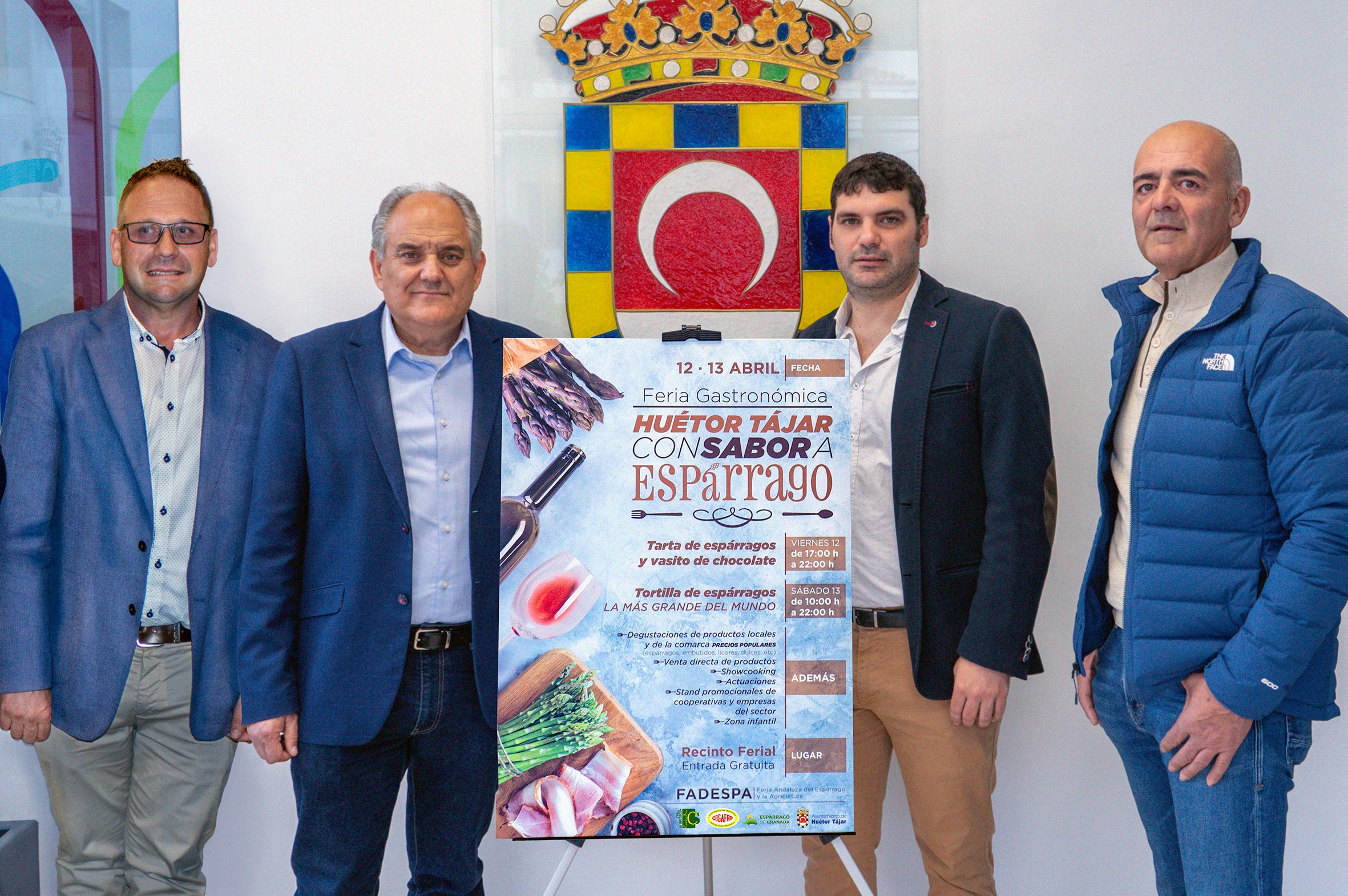 Resposanbles municipales, durante la presentación de la feria gastronómica.