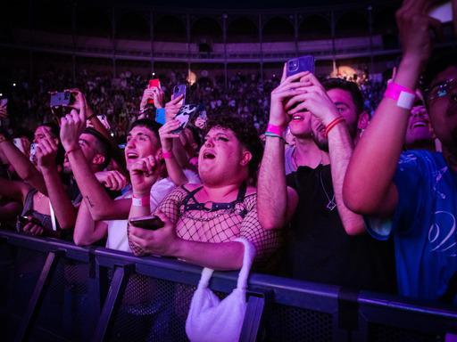 El concierto de Bad Gyal en la plaza de toros de Granada, en imágenes