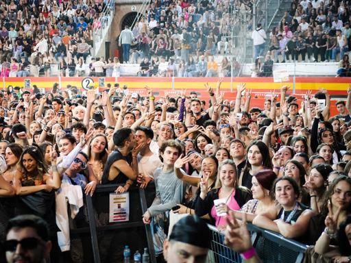 El concierto de Bad Gyal en la plaza de toros de Granada, en imágenes