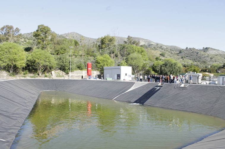 Un millar de hectáreas de Almuñécar-La Herradura riegan ya con aguas regeneradas