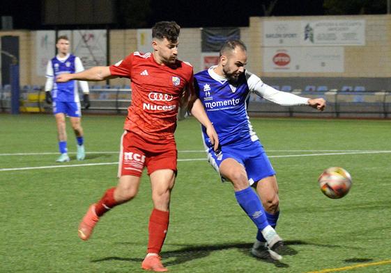 Un duelo en un partido entre Maracena y Motril.