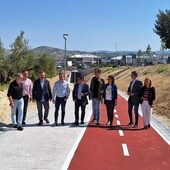 Visita de Francisco Reyes y Julio Millán, con parte de su equipo, a la Rambla del Deporte.