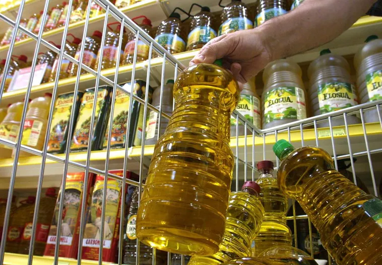 Expertos adelantan cuándo será más barato el aceite de oliva en supermercados
