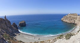 Cala La Rijana, en el término municipal Gualchos-Castell de Ferro de Granada.