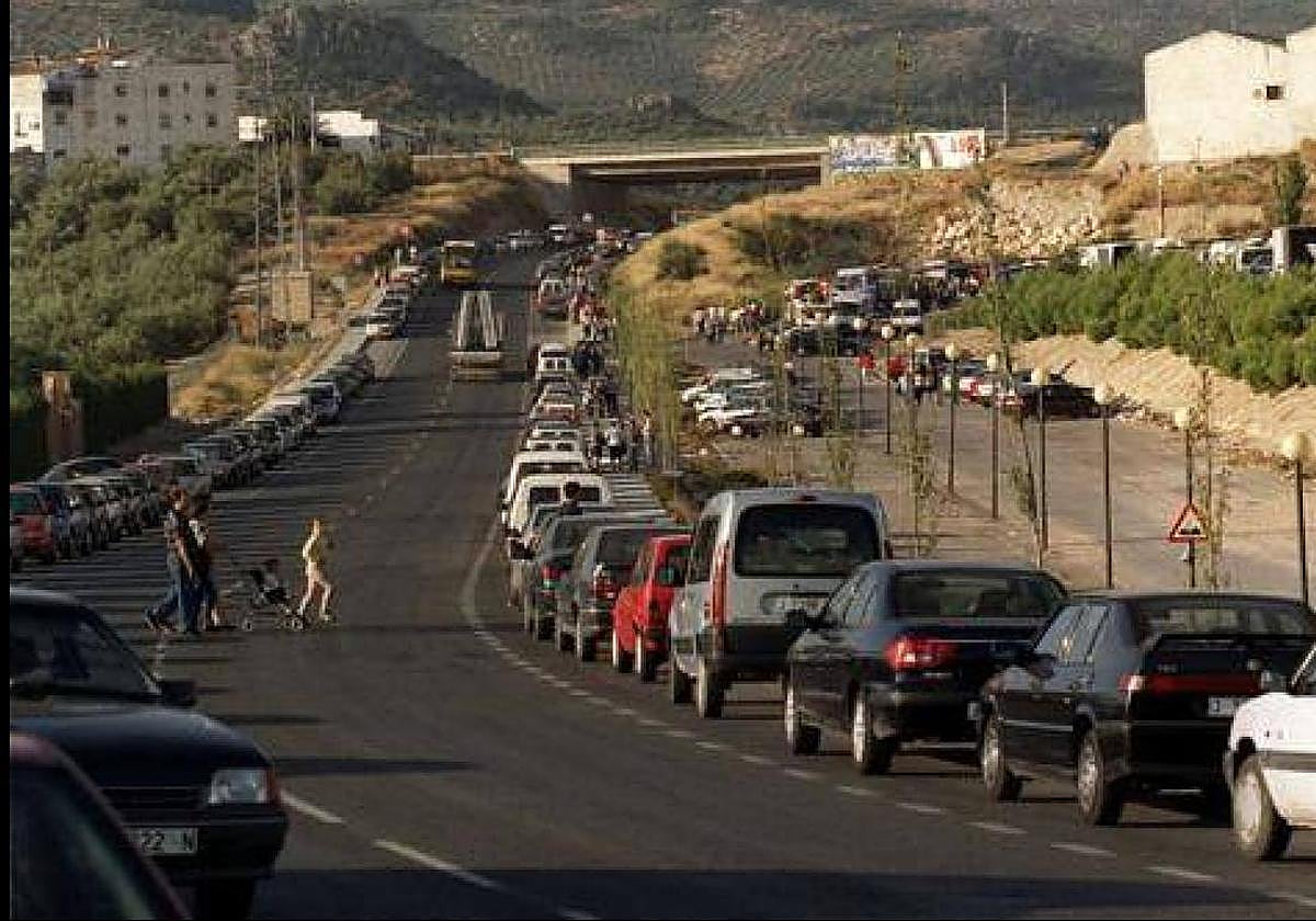 Imagen de archivo de la Ronda Sur, un jueves de mercadillo.