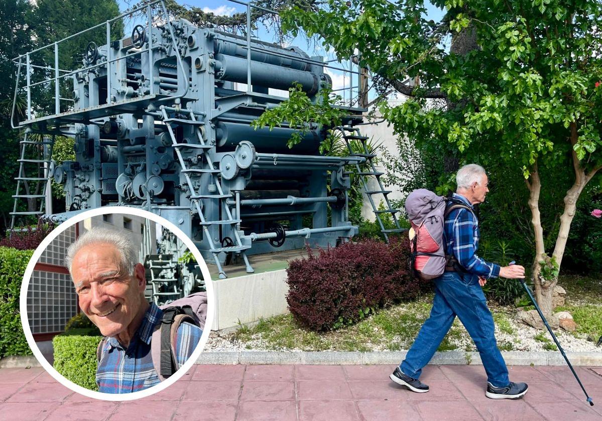 Pere Elías Montornés sale de las instalaciones de IDEAL, cargado con su mochila.