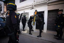 Dentro de una redada en Granada con la Policía Nacional