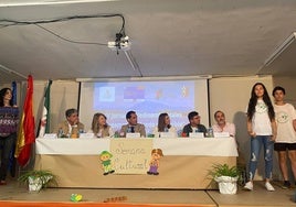 Intervención de dos alumnos en las IV Jornadas de la Naturaleza.