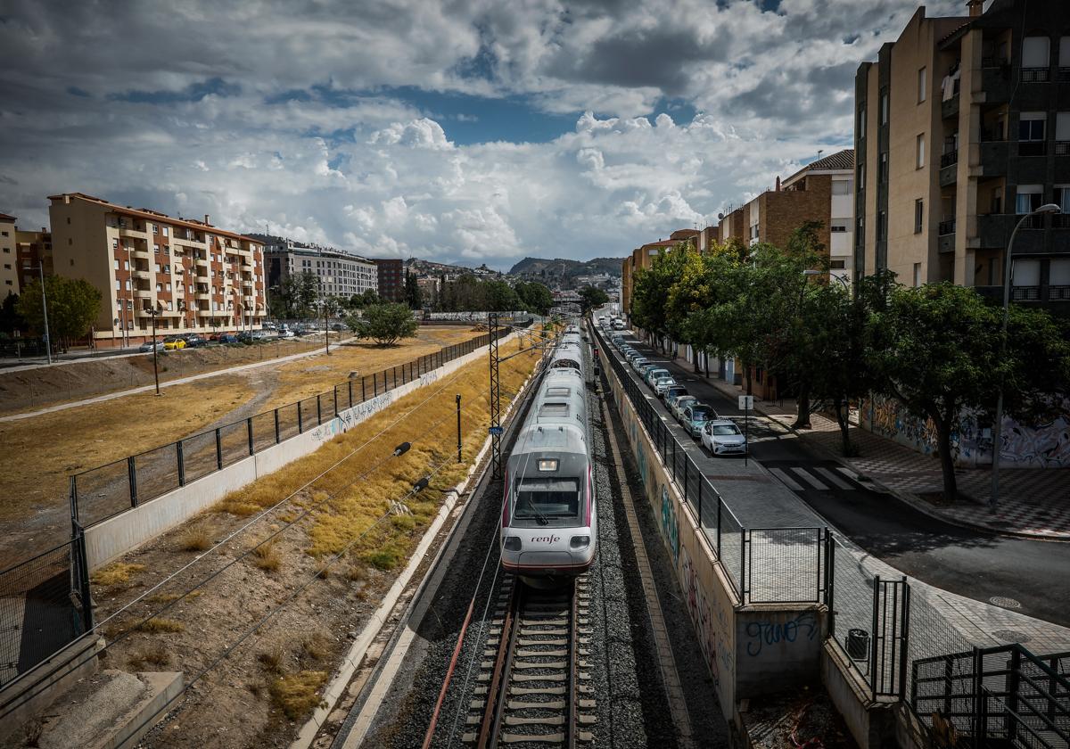 Llegada de un AVE a la estación de Andaluces