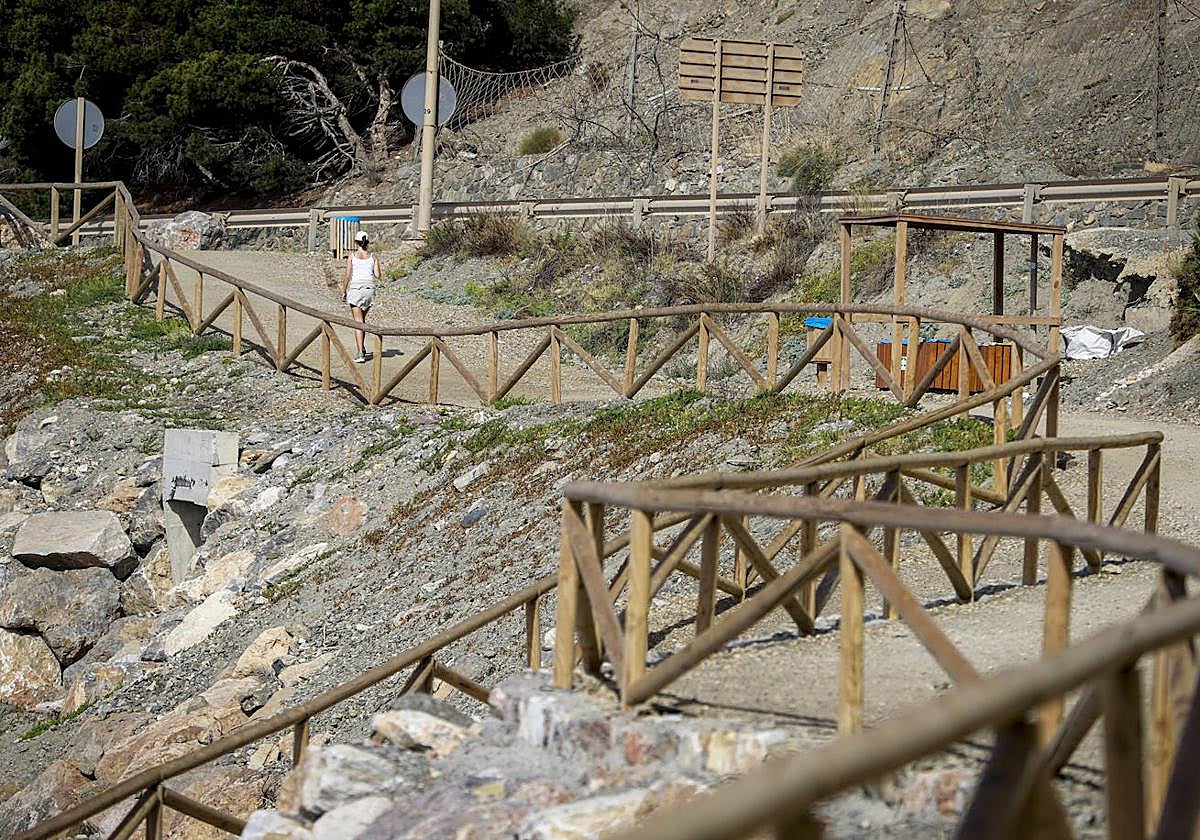 Camino de la Costa Tropical que se aprovechará para la Senda Litoral.