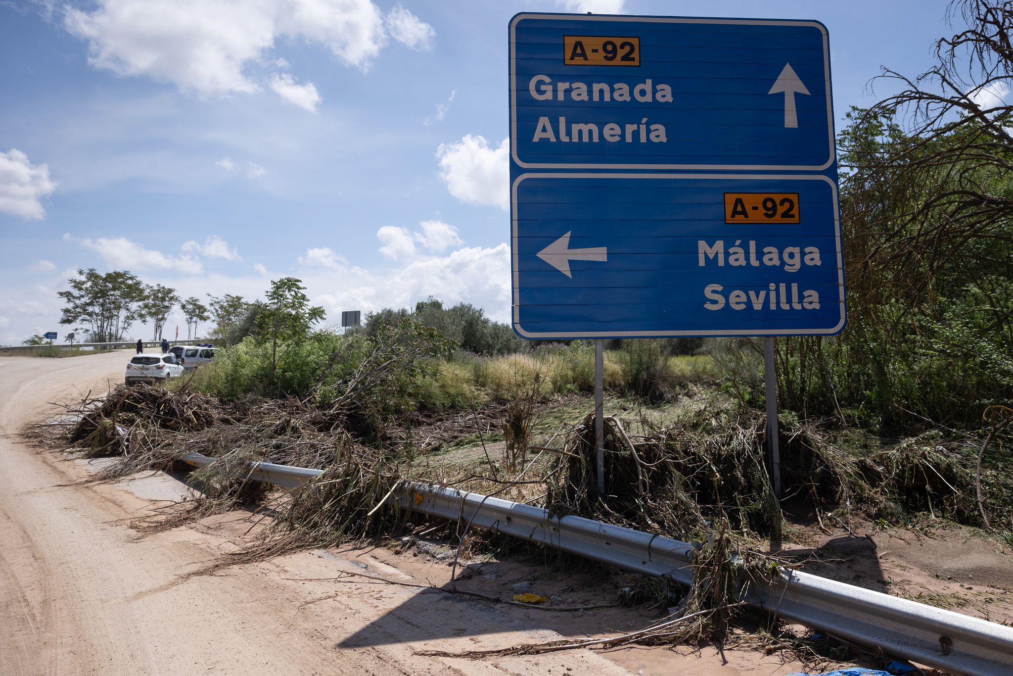 La zona cero un día después de la tormenta que colapsó la A-92