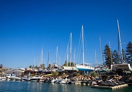 Amarres en la marina deportiva actual del puerto de Motril.