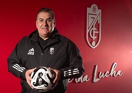 José Ramón Sandoval, entrenador del Granada, posa para una entrevista para IDEAL al poco de llegar al club.